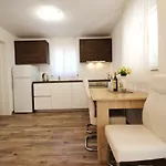 Apartament Buskulic *