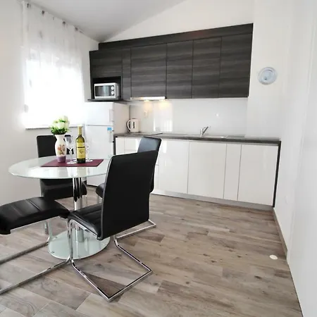Apartment Buskulic *