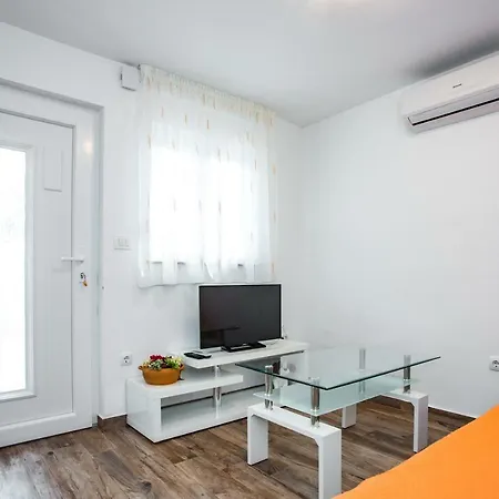 Buskulic Apartment *