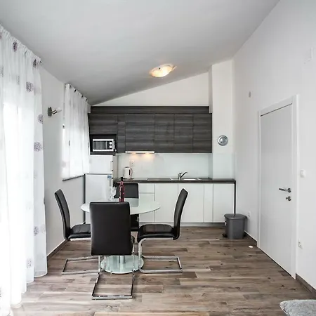 Buskulic Apartment Petrcane