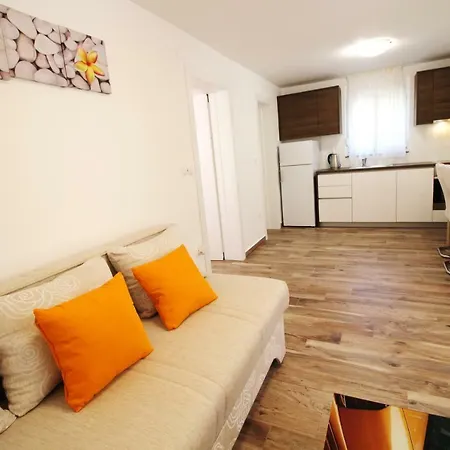 Apartment Buskulic *